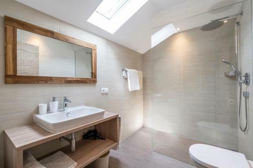 Hostal Residence Alpina