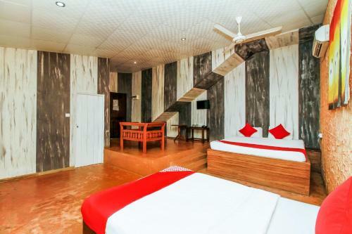 Hotel Maple Leaf