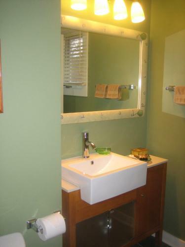 Harbert House Bed And Breakfast