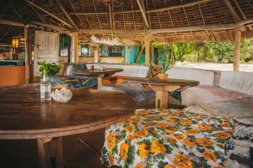 Albergue Mikadi Beach Lodge