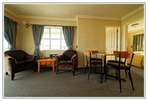 Lantern Court Motel