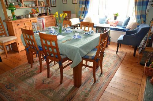 Captains Cabin