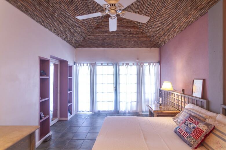 Bequia Beachfront Villa Hotel