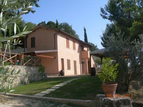 Hostal Azienda Agrituristica Il Moraiolo