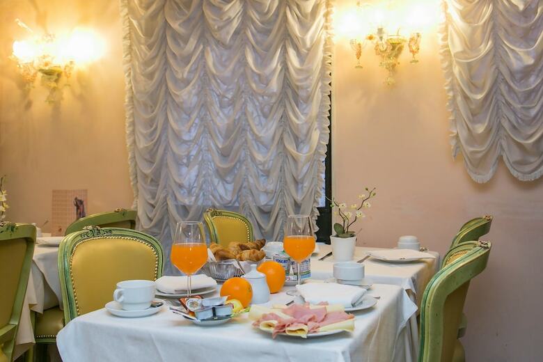 Hotel Pantalon