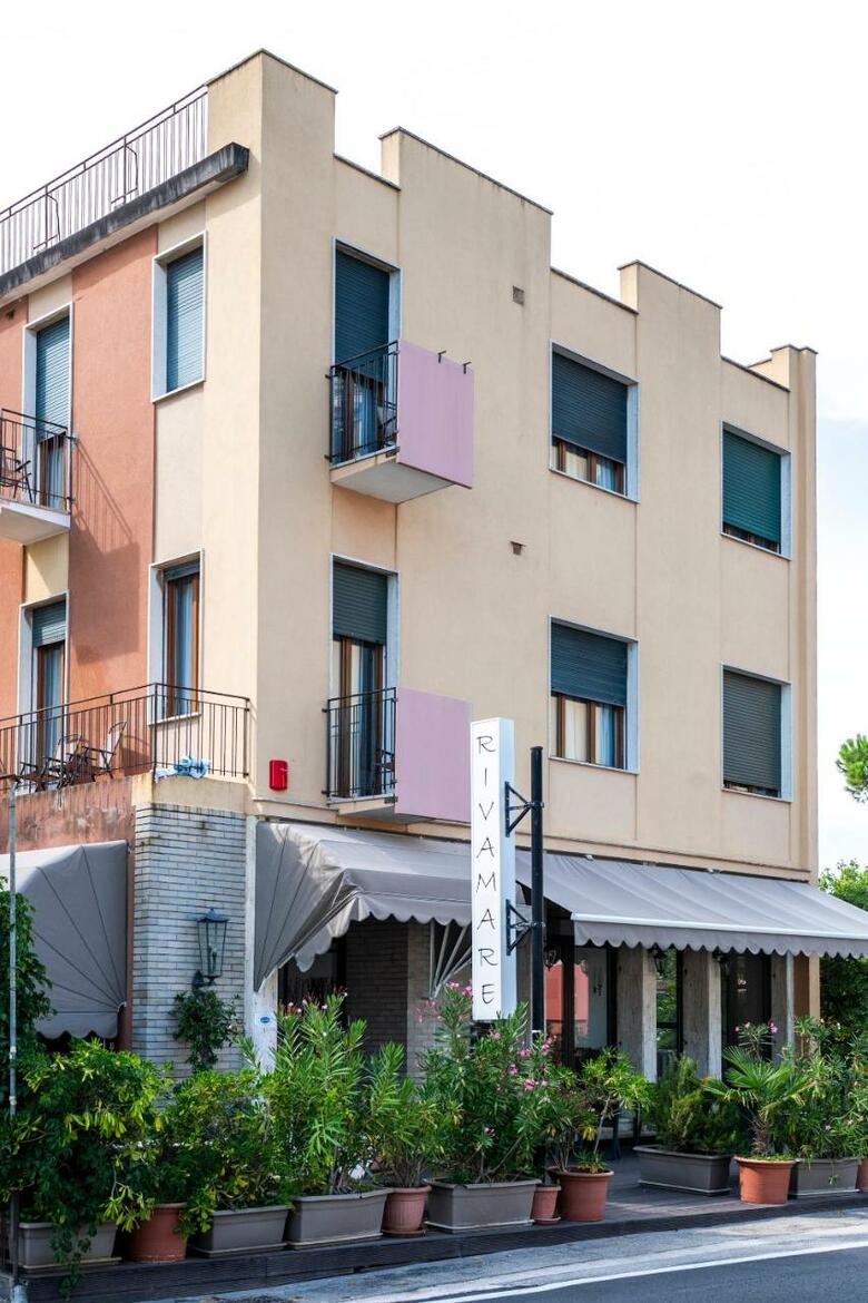 Hotel Rivamare