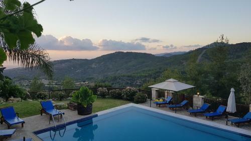 Demetriou Paradisos Hills Hotel