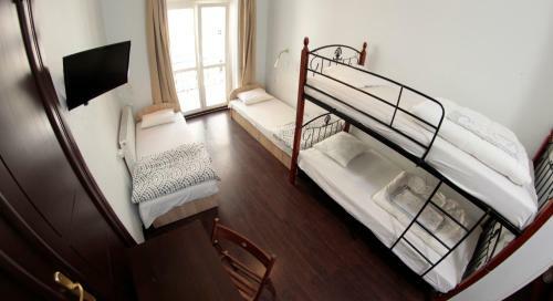 Pit Stop Hostel