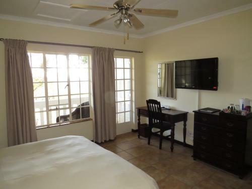 Hostal White House Lodge