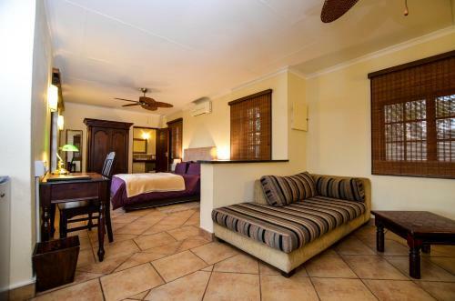 Hostal White House Lodge