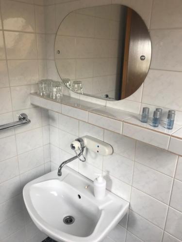 Hostal Penzion Ema B&B
