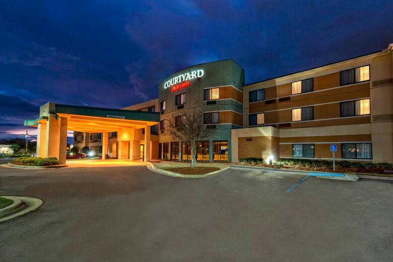 Hotel Courtyard By Marriott Alexandria