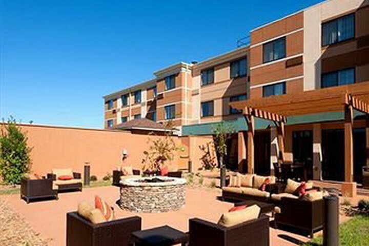 Hotel Courtyard By Marriott Alexandria