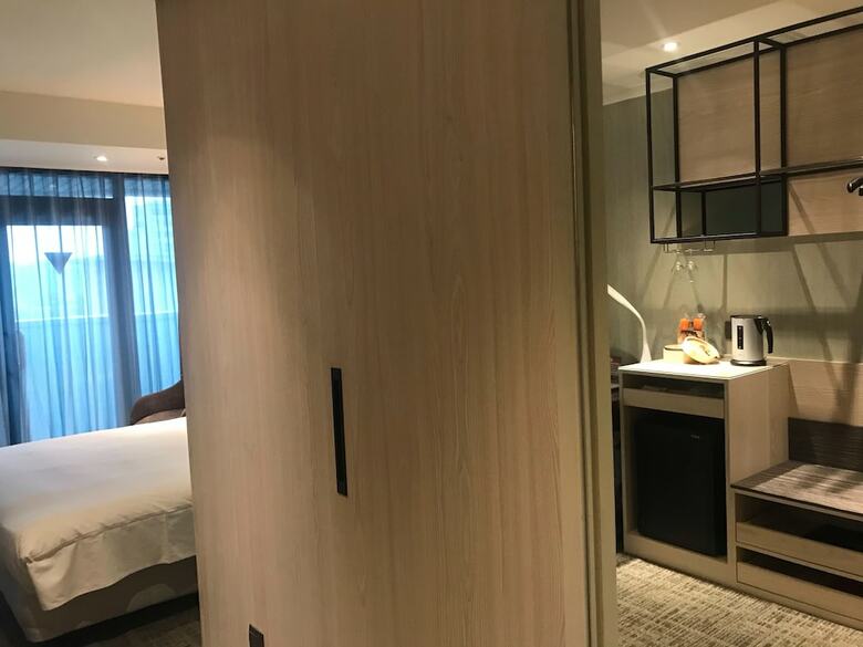 Pacific Business Hotel