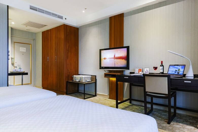 Pacific Business Hotel