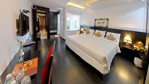 Hotel Gokulam Park