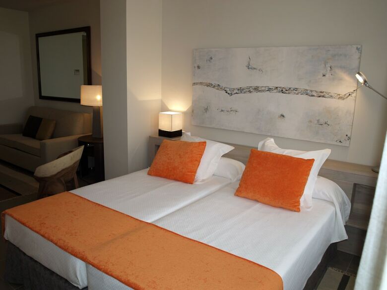 Hotel Eco Alcala Suites