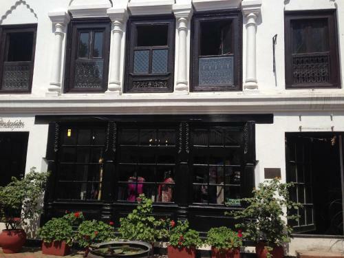 Hotel 3 Rooms By The Paulines