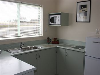 Birchwood Spa Motel