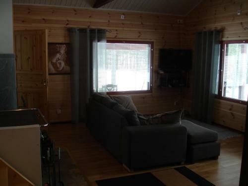 Aamuruskon Ukkola Cottage
