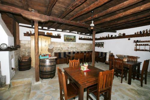 Hostal Osmarski Houses