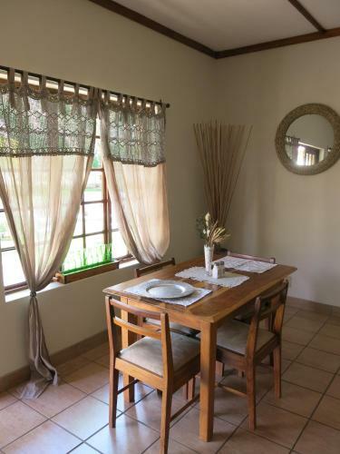 Hostal A Cherry Lane Self Catering And B&B