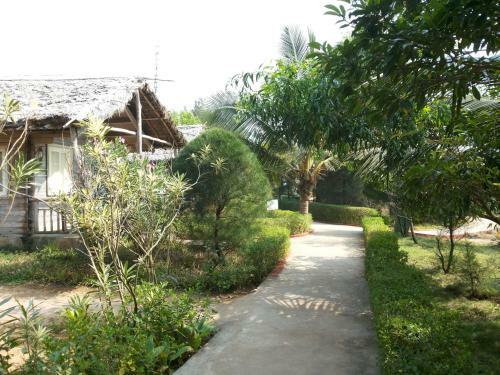 Hotel Lotus Resort
