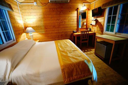 Hotel Lotus Resort