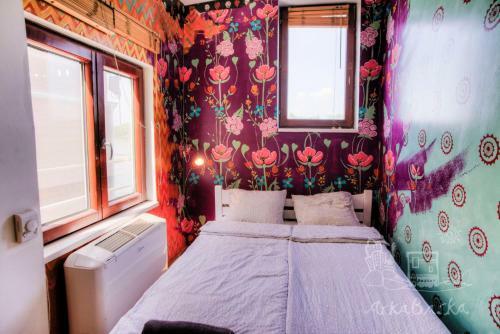 Arkabarka Floating Hostel