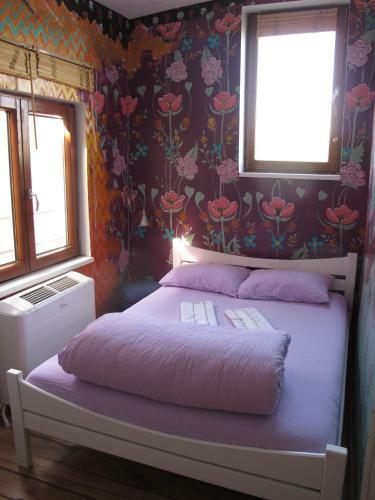 Arkabarka Floating Hostel