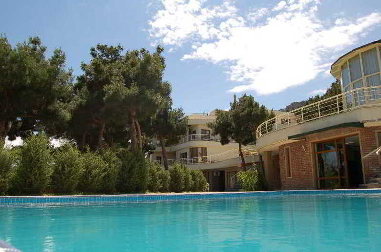 Hotel Beaumonde Garden Resort