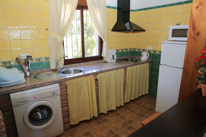 Apartamentos Alojamientos Huetor