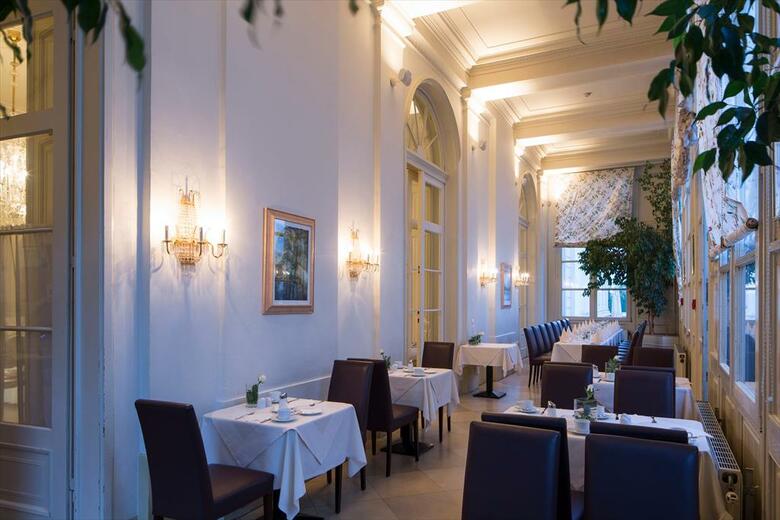 Hotel Schloss Wilhelminenberg