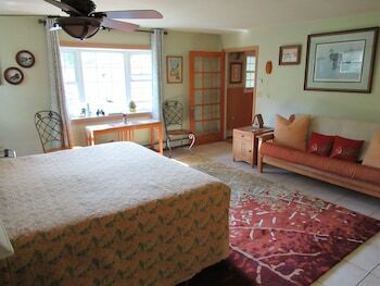 Saratoga Farmstead B&B