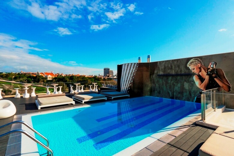 Hotel Hf F�nix Music