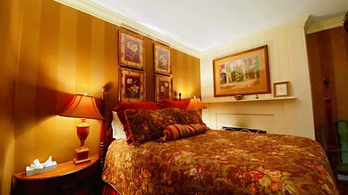 Wayside Inn Bed And Breakfast