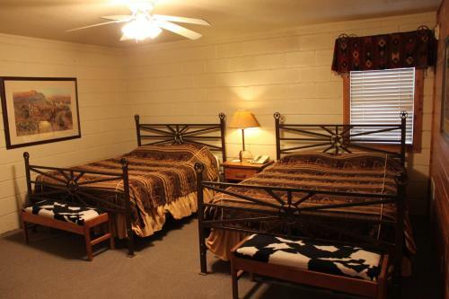 Hotel Flying L Guest Ranch