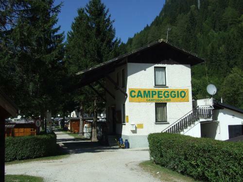 Hostal Campodolcino Camping