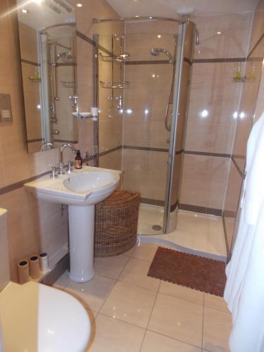 Hostal Sallyport Guest House