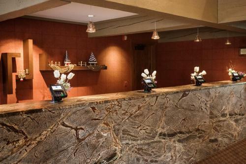 Hotel Lake Lawn Resort