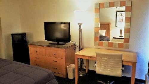 Motel Madison Inn & Suites