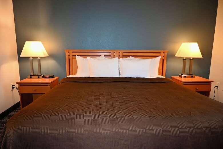 Hotel Clarion Suites Downtown Anchorage
