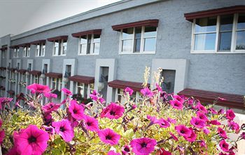 Regency Fairbanks Hotel