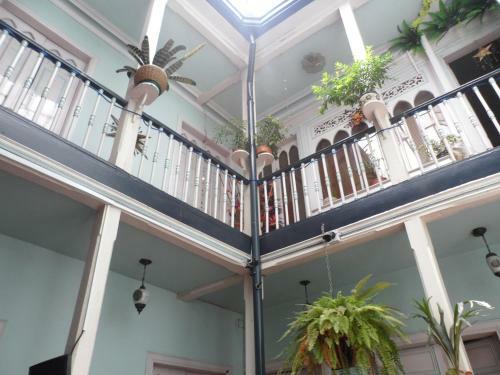 Hostal Zohar Hostel