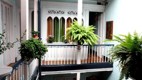 Hostal Zohar Hostel
