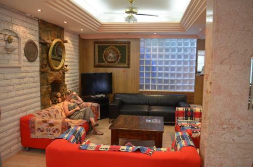 Megas Hotel