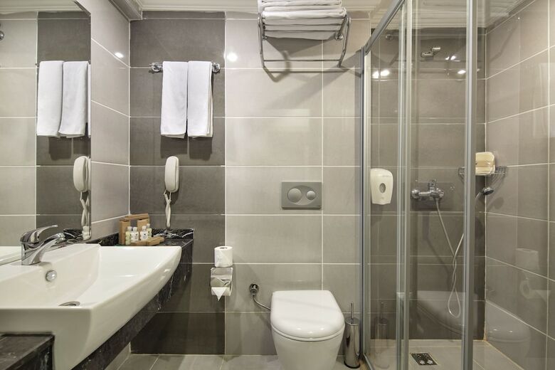 Hotel Crystal Aura Beach Resort & Spa