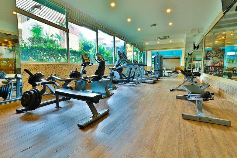 Hotel Crystal Aura Beach Resort & Spa