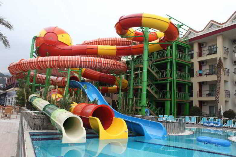 Hotel Crystal Aura Beach Resort & Spa