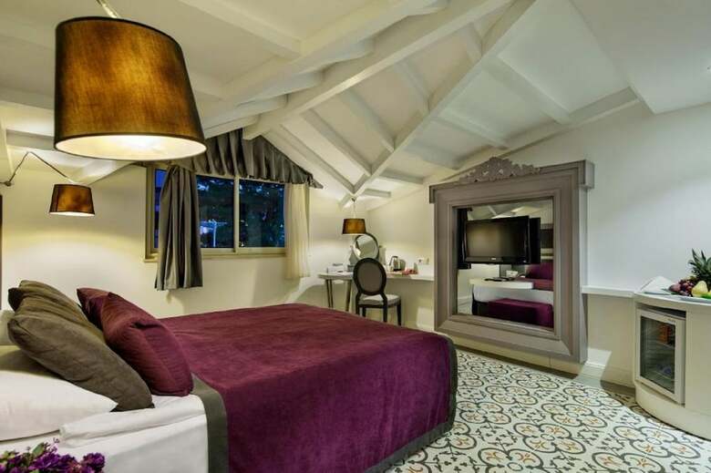 Hotel Crystal Aura Beach Resort & Spa